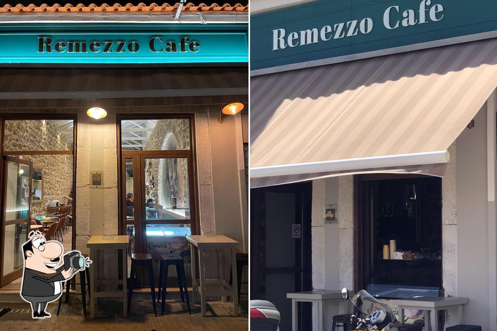 Remezzo Cafe Snack Bar
