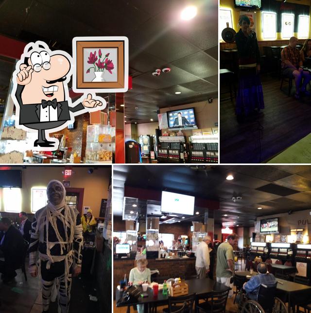Bleechers Bar & Grill