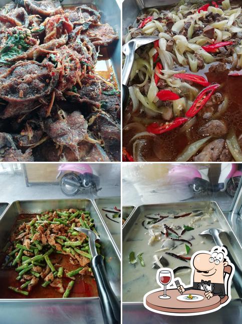 ร้านแป้งข้าวแกง ก๋วยเตี๋ยวหมู