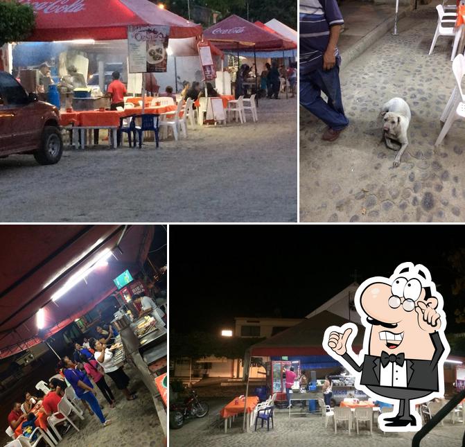 Carnes asadas al carbón y taquerías César's