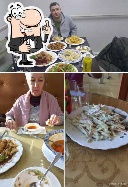 У Юли