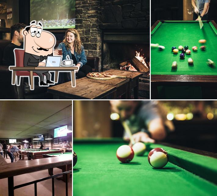 Harry's Pool Bar