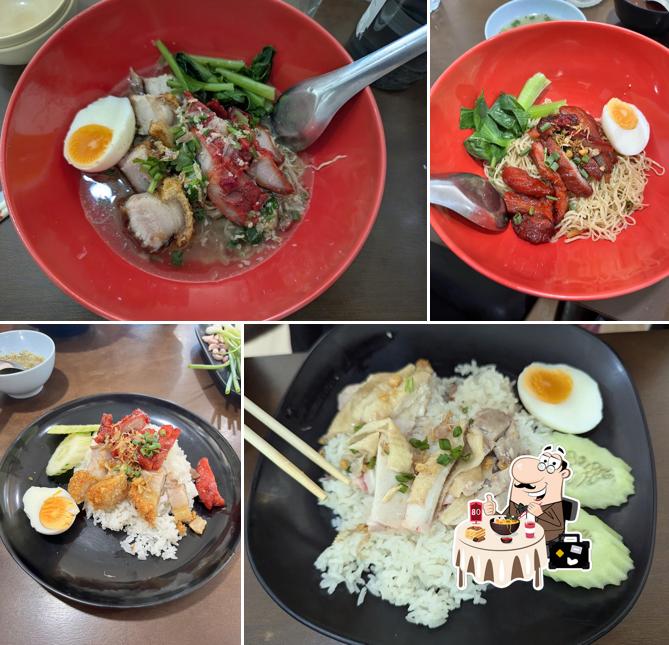 ใต้ม่วงคาเฟ่ mango tree cafe (ข้าวหมูแดง หมูกรอบ เป็ดย่าง)
