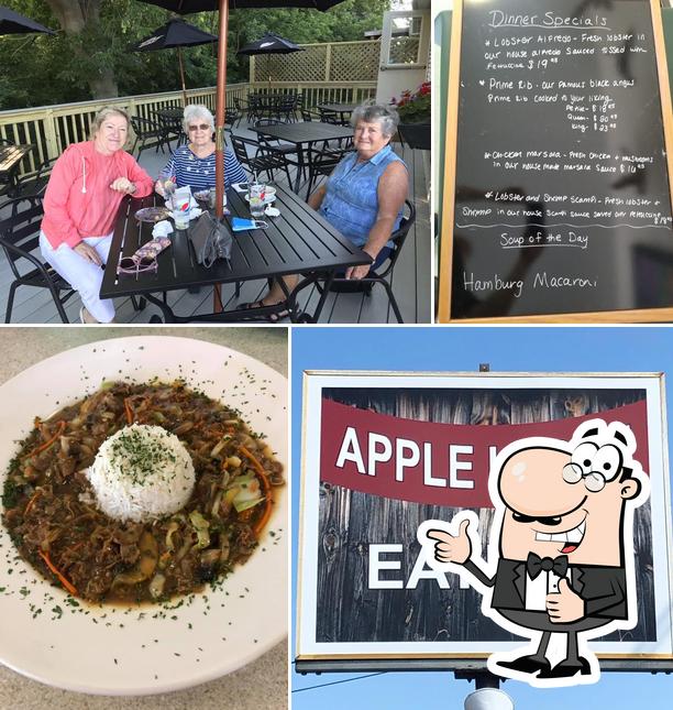Apple Lodge Café