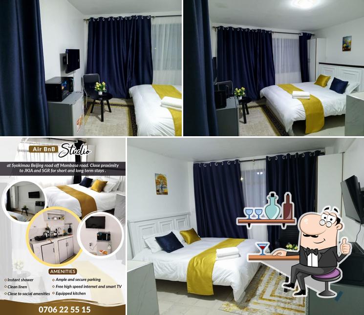 Zanis Place