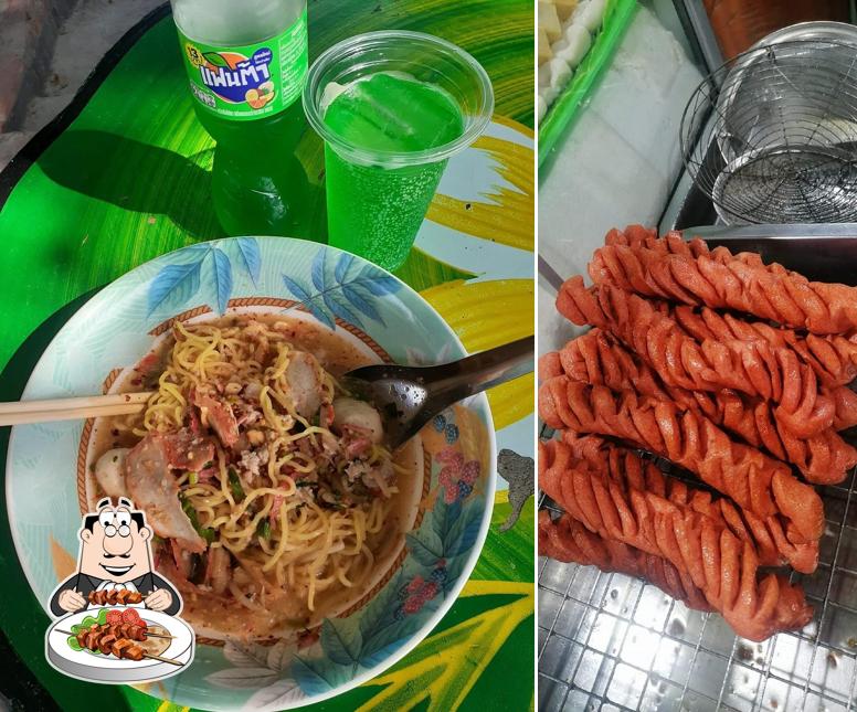 ร้านก๋วยเตี๋ยวในซอย