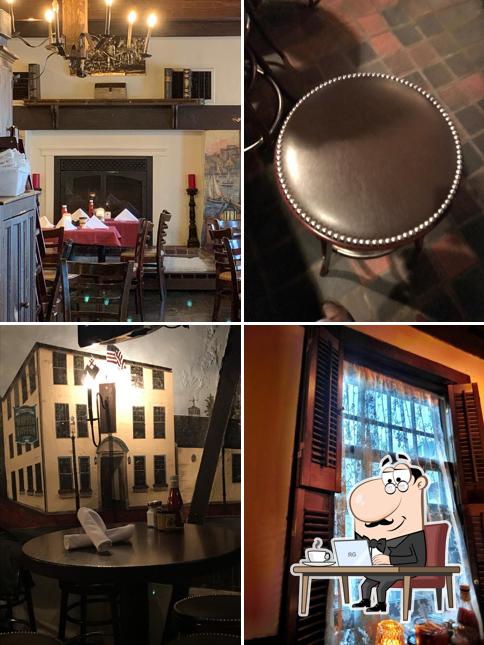 Warren Tavern