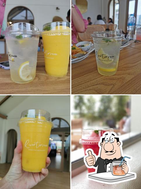 RiverTerrace Rooftop Bar & Cafe