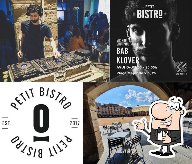 Petit Bistro