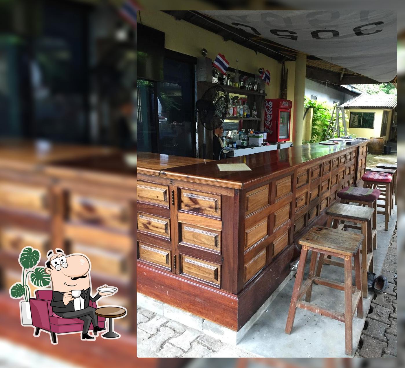 Oscar's Bar