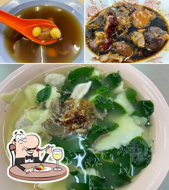 凶巴巴面粉果 & 亚强囖惹 Ah Qiang Rojak