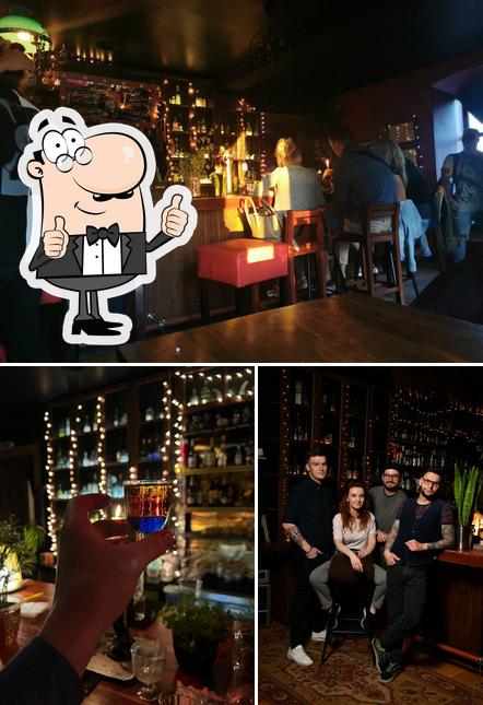 Здесь можно посмотреть фото паба и бара "Ботаник Бар-гербарий"