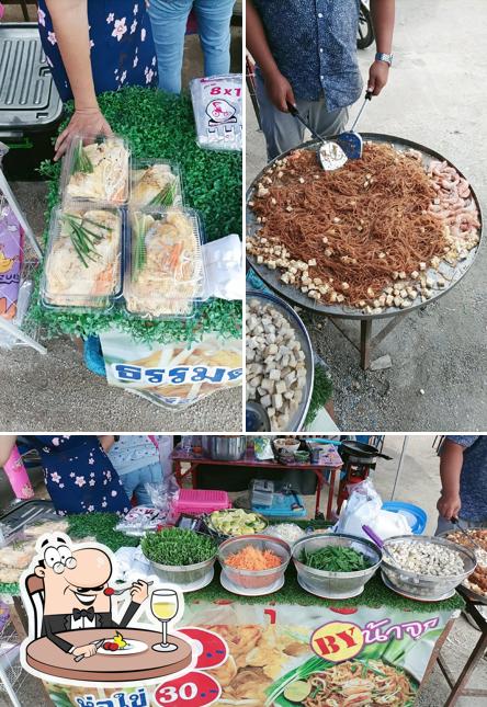 ครัวป้าเเดงอีสานเขียว ป้าแหวด