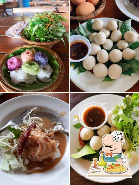 Khanom Jeen Bunmee Restaurant, Fresh Noodles of 7 Colors