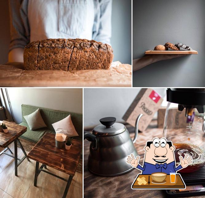 Еда в "Roaster coffee"