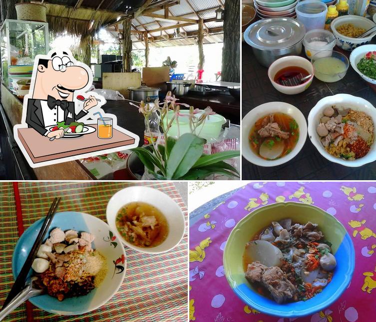 ก๋วยเตี๋ยวต้มยำร้านสหาย