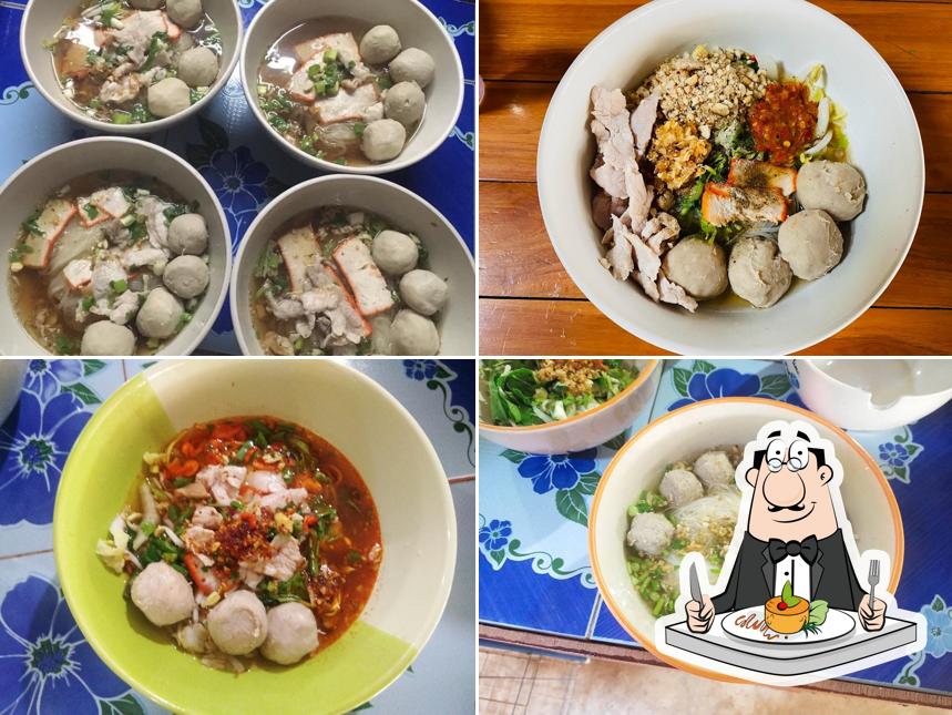 ก๋วยเตี๋ยวยกนิ้วส้มตำยกถาดบ้านไคร้