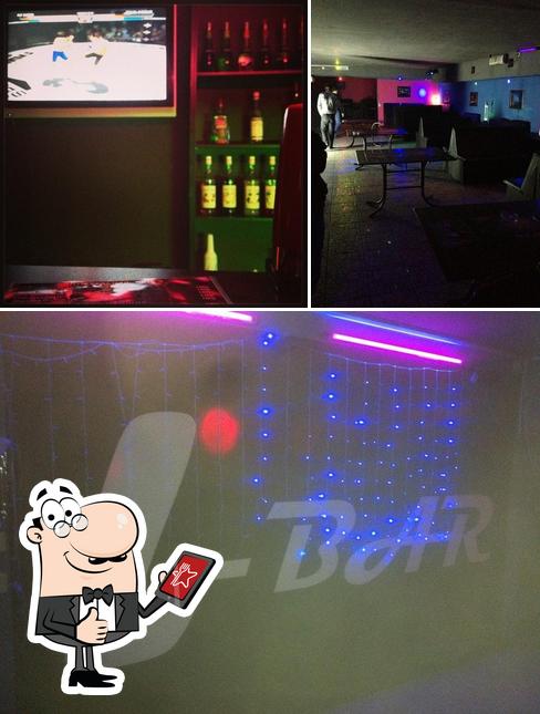 L-bar, Бар