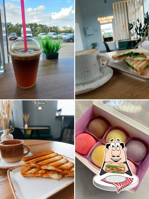 Клубные сэндвичи в "Монти"