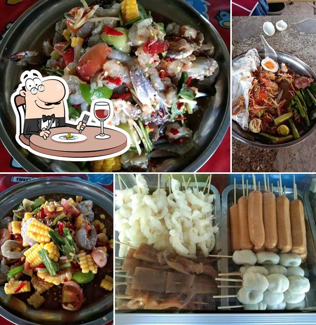 ร้านแม่โจ้ ส้มตำ&ยำ บขส แซ่บๆข้าวขนมจีนร้อนแม่โจ้
