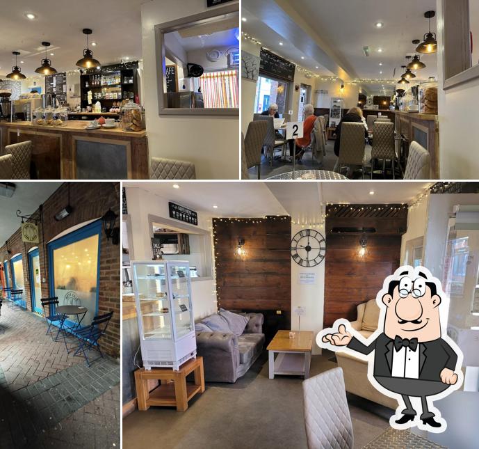 Cosy Cafe