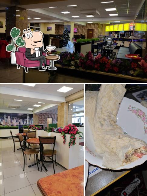 Посмотрите на внутренний интерьер "Шаурмании"