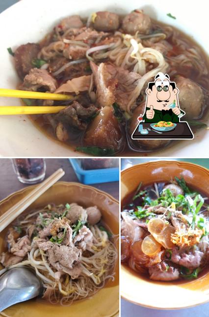 ก๋วยเตี๋ยวเนื้อเจ๊ไหม(ยายแพเจ้าเก่า)