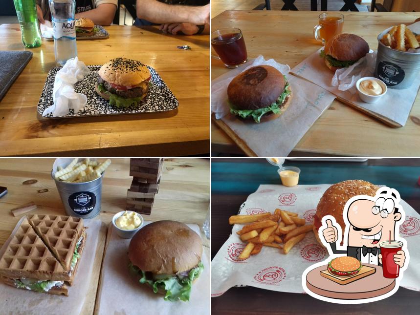 В "В Космосе Есть" вы можете отведать гамбургеры