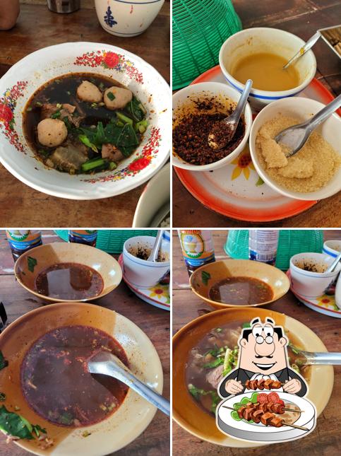 ก๋วยเตี๋ยวป้าแฉล้ม