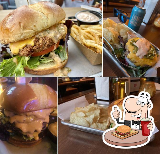 Royce Burger Bar