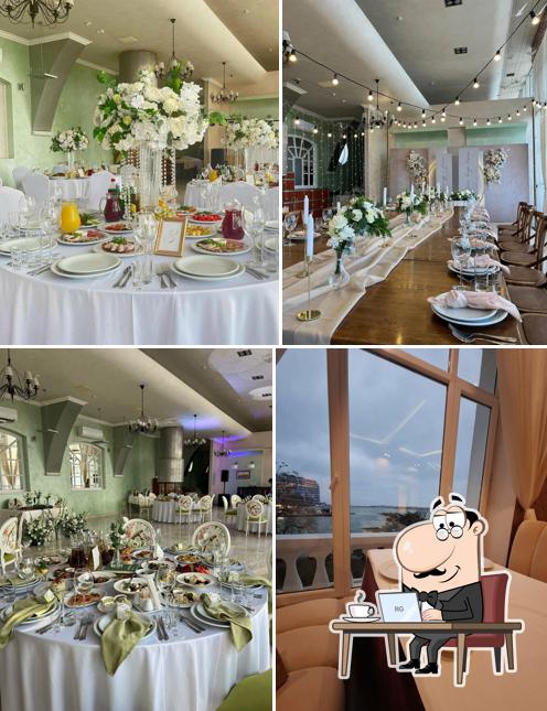 Посмотрите на внутренний интерьер "Ресторана Севастополь"