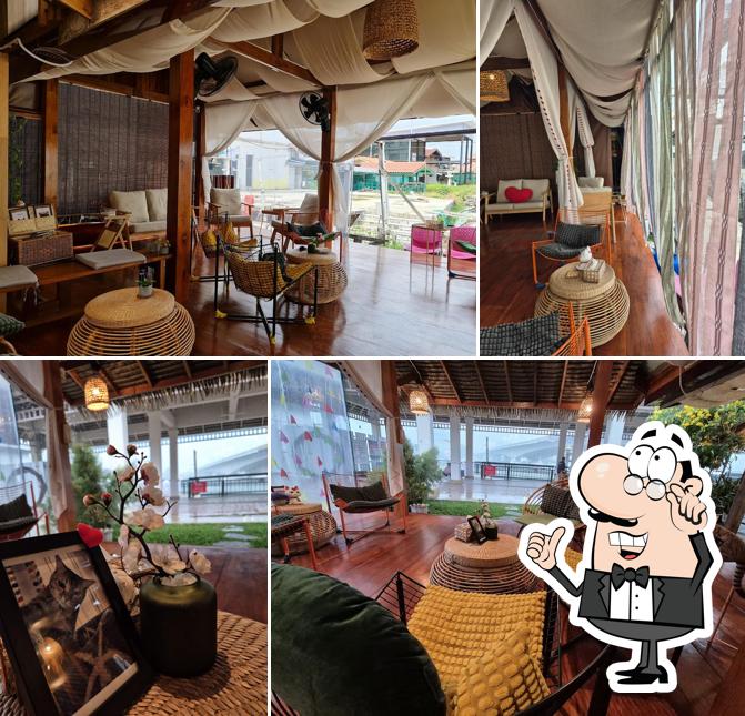 ร้านกาแฟแลแมว (หนึ่งเรือลอยอังคาร)