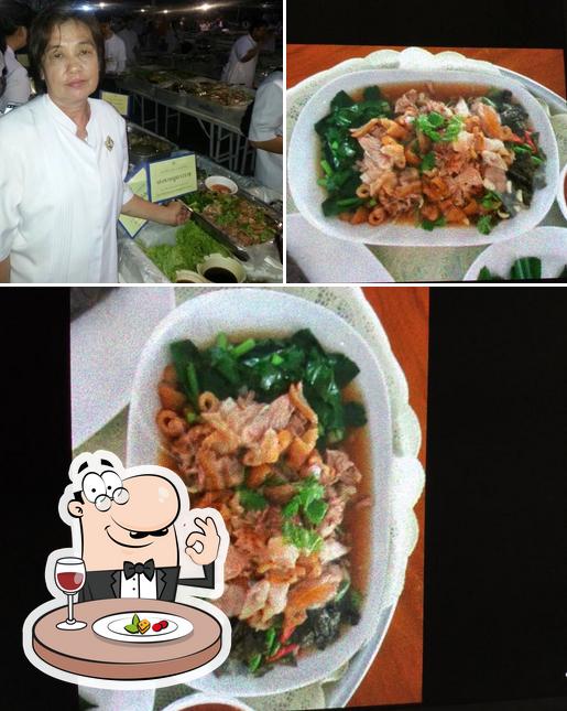 ร้านเฮงขาหมู - ถนนพุทธสาคร