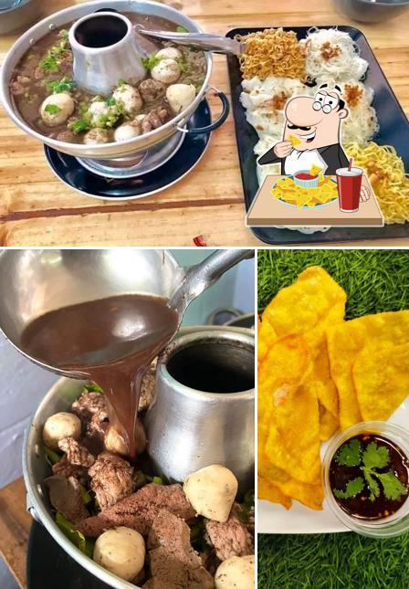 ร้านก๋วยเตี๋ยวเรือขึ้นบกby อ่างทอง
