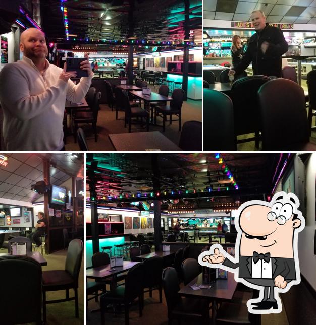 Mixticaz Bar & Grill