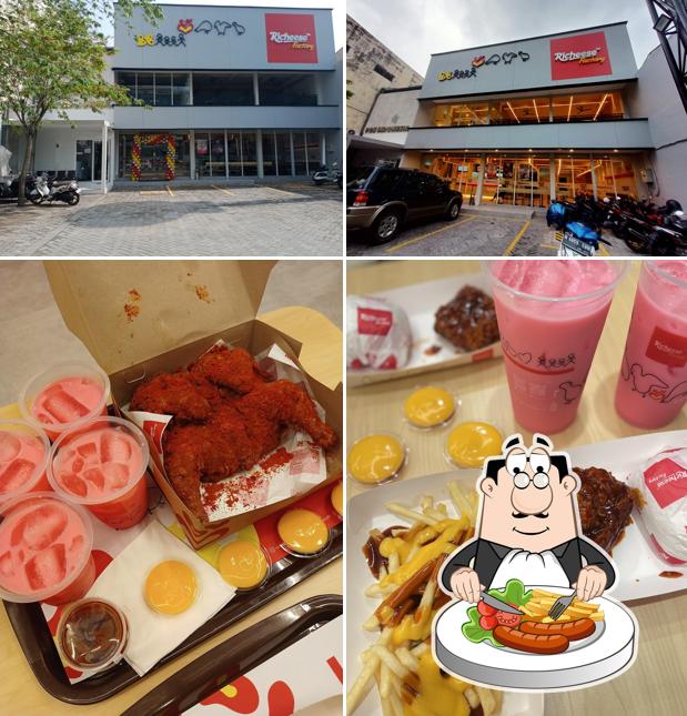 Richeese Factory Borobudur Malang