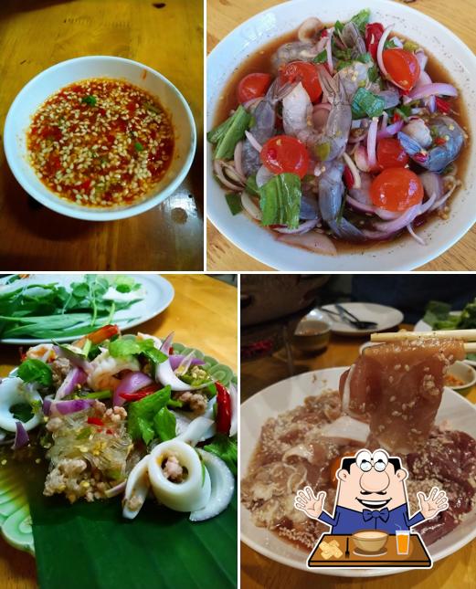 สุขนิยม หมูย่างเกาหลี ขนมจีนหม้อปลาร้า