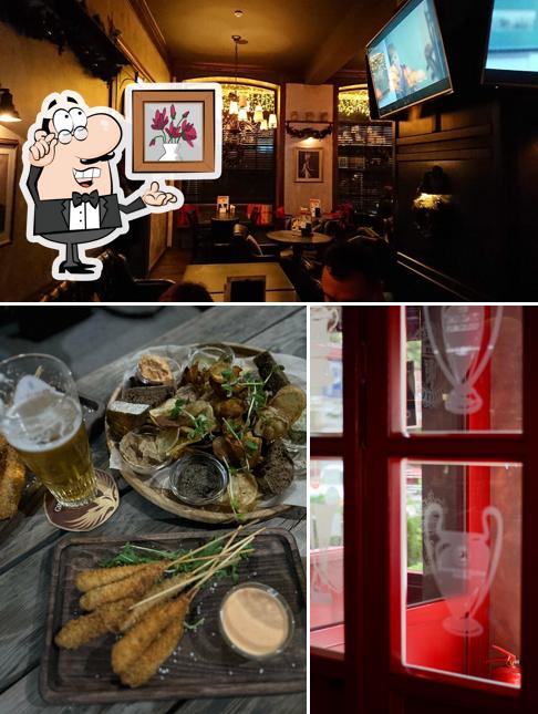 Посмотрите на внутренний интерьер "Royal Oak Pub"