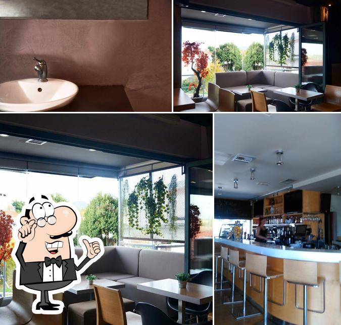 Viktoras Cafe.