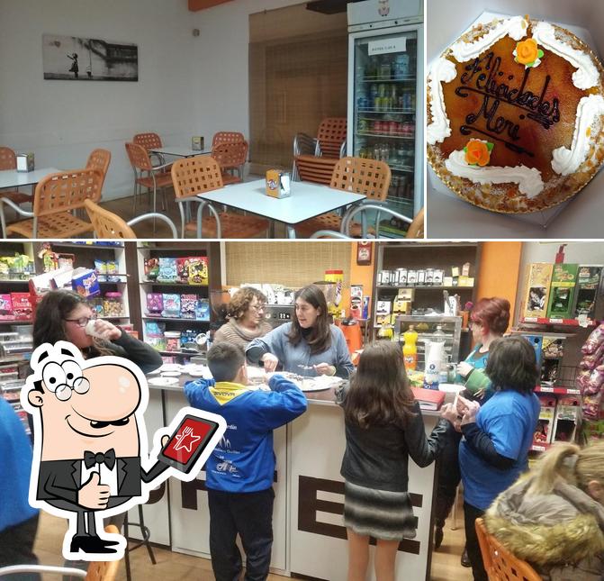 cafeteria plaza