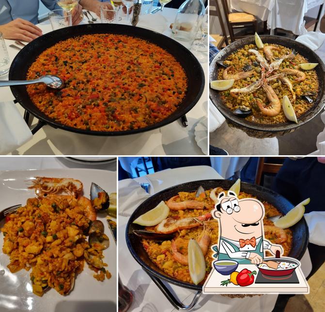 Паэлья в "El Faro"