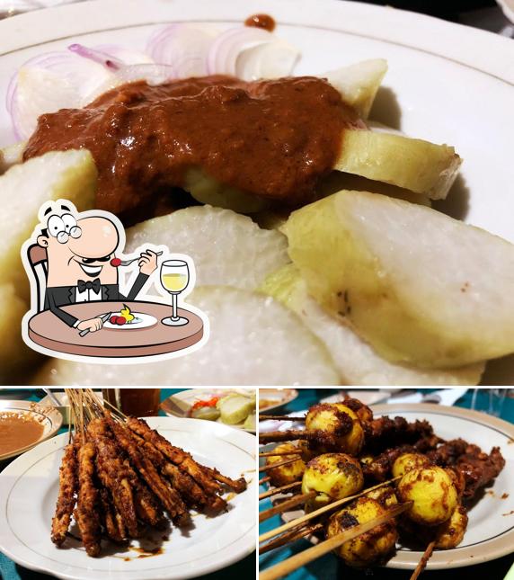 Sate Ayam Pak Tari