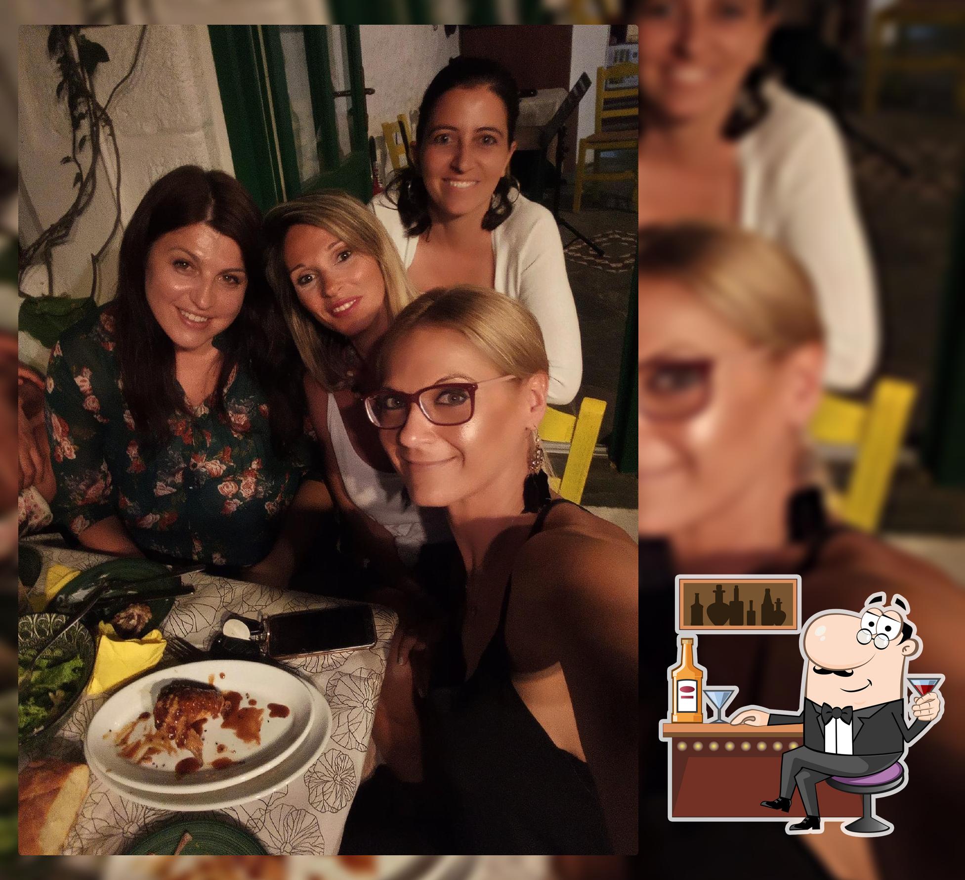 2 Restaurant Skyros