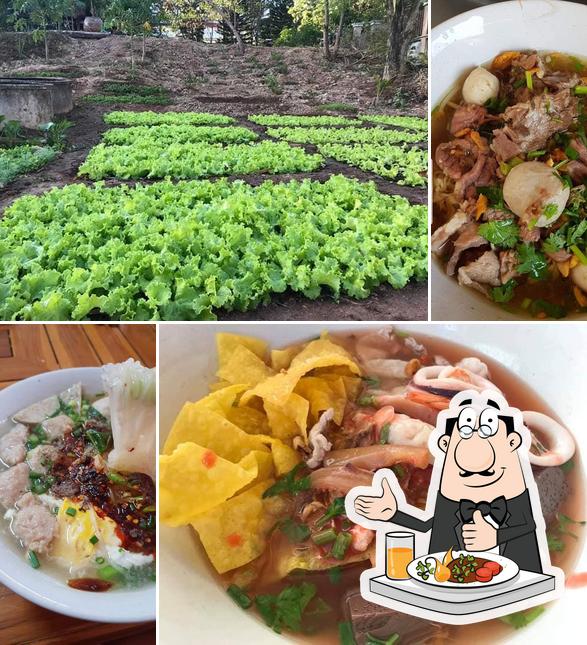 ก๋วยเตี๋ยวลุงเคนหน้าวัดถ้ำเจีย