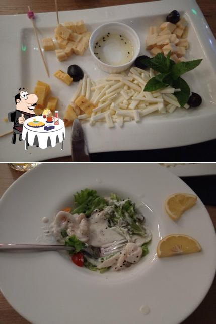 Свои Люди