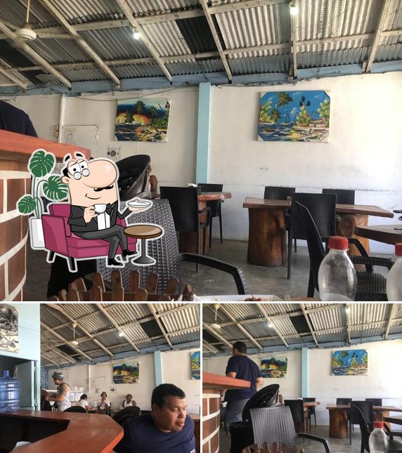 Bar y restaurante trópico del mar