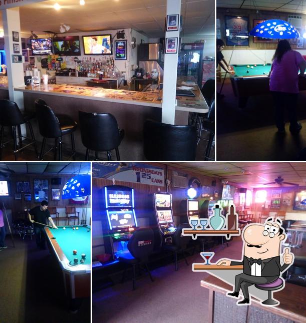 Rookies Sports Bar