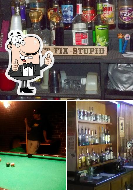 Rookie's Sports Bar