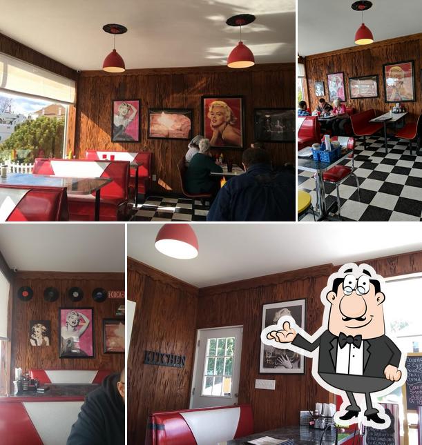 Mundy's Bar & Grill