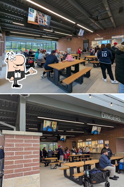 Dingers Pub